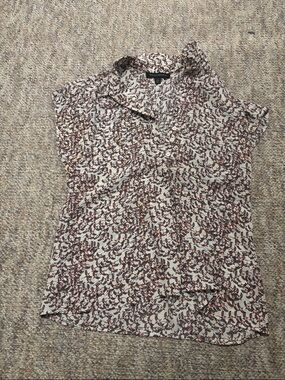 Banana Republic Women’s Blouse - White, Brlack & Pink Bird Print